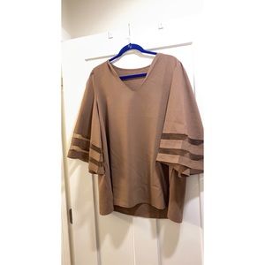 Bell Sleeve 2X Top! NWOT